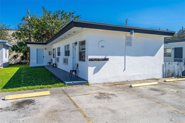 105 SW 5th Ct, Dania Beach, FL 33004