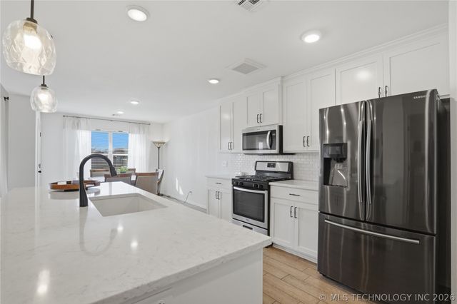 12216 N 130 Avenue, Collinsville, OK 74021