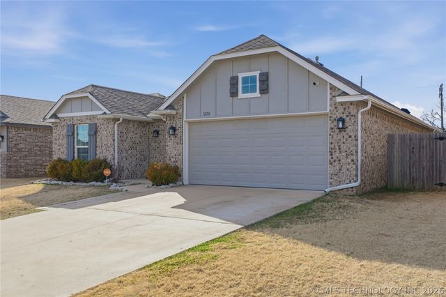 12216 N 130 Avenue, Collinsville, OK 74021