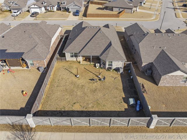 12216 N 130 Avenue, Collinsville, OK 74021