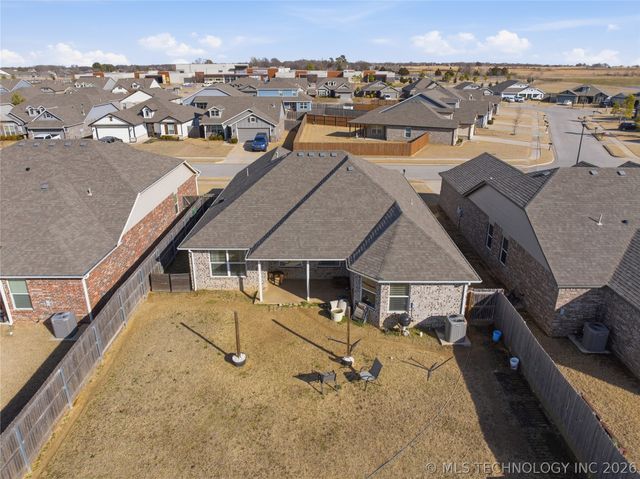 12216 N 130 Avenue, Collinsville, OK 74021