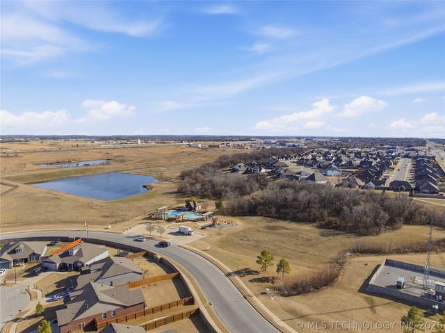 12216 N 130 Avenue, Collinsville, OK 74021