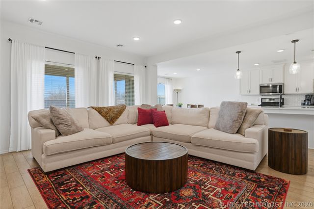 12216 N 130 Avenue, Collinsville, OK 74021