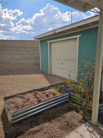 420 Huntly Road, Las Vegas, NV 89145