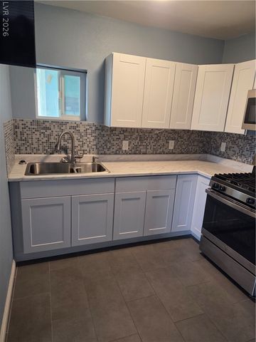 420 Huntly Road, Las Vegas, NV 89145