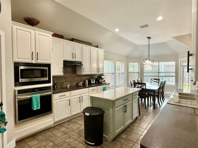703 Fannin Lane, Mansfield, TX 76063