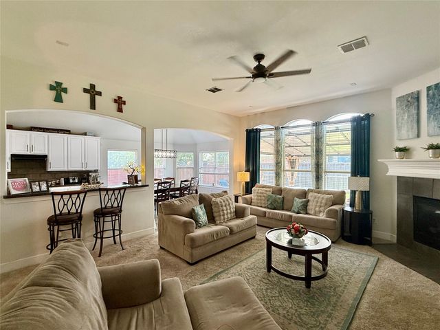 703 Fannin Lane, Mansfield, TX 76063