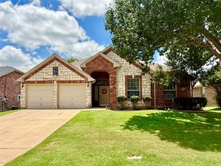 703 Fannin Lane, Mansfield, TX 76063
