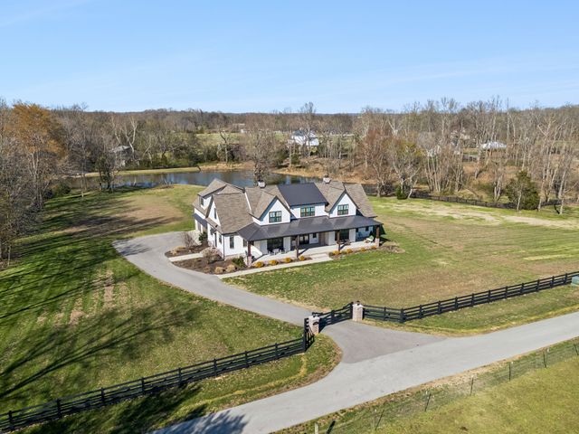 4900 Charles Dorris Rd, Springfield, TN 37172