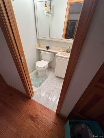 3426 Auburn Drive, Troy, MI 48083