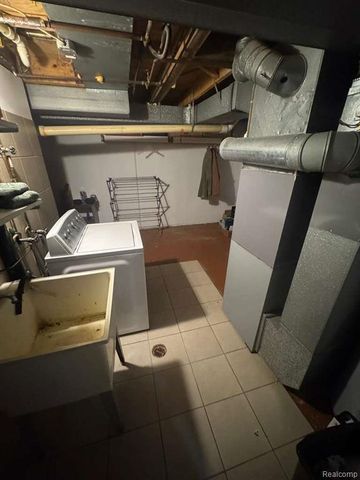 3426 Auburn Drive, Troy, MI 48083