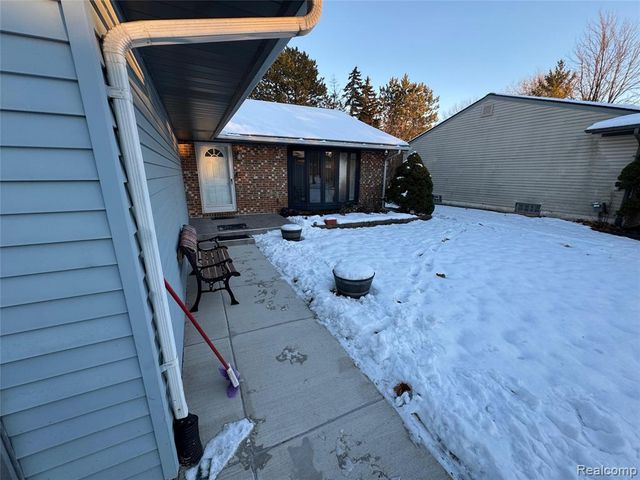 3426 Auburn Drive, Troy, MI 48083