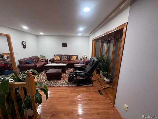 3426 Auburn Drive, Troy, MI 48083