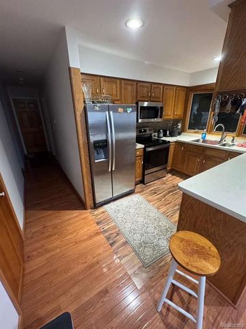 3426 Auburn Drive, Troy, MI 48083