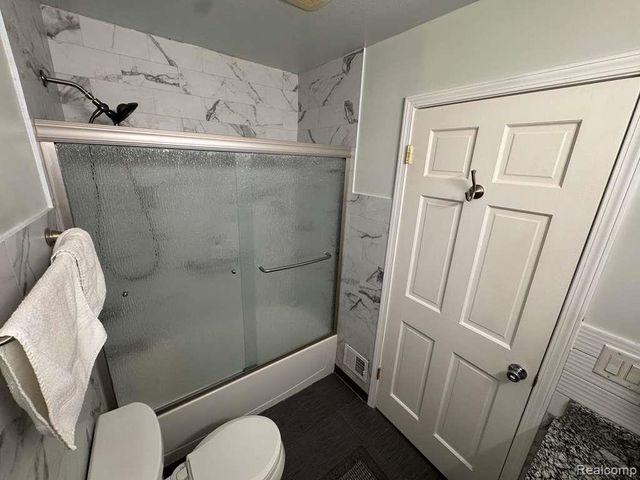 3426 Auburn Drive, Troy, MI 48083