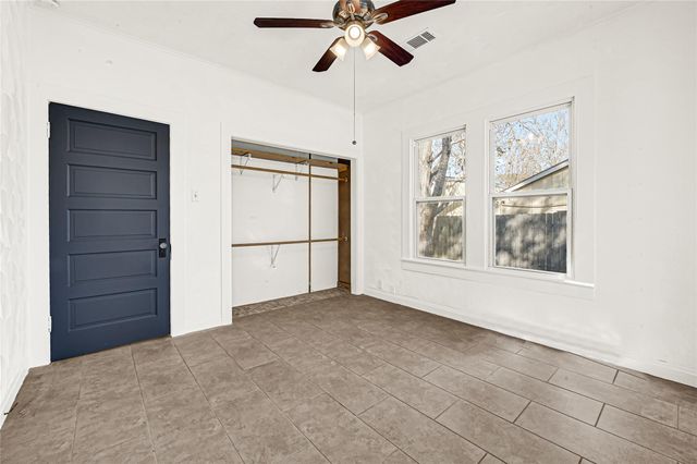 830 Ross St, La Marque, TX 77568