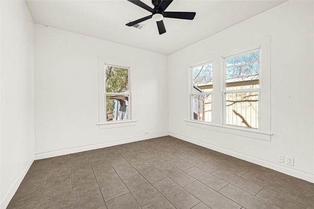 830 Ross St, La Marque, TX 77568