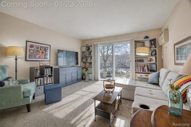 1850 Axtell Drive 2, Troy, MI 48084