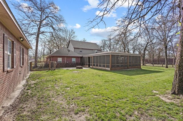 2713 Redbud Lane, Kingston, OK 73439