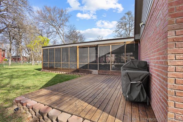 2713 Redbud Lane, Kingston, OK 73439