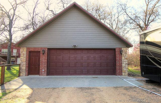 2713 Redbud Lane, Kingston, OK 73439