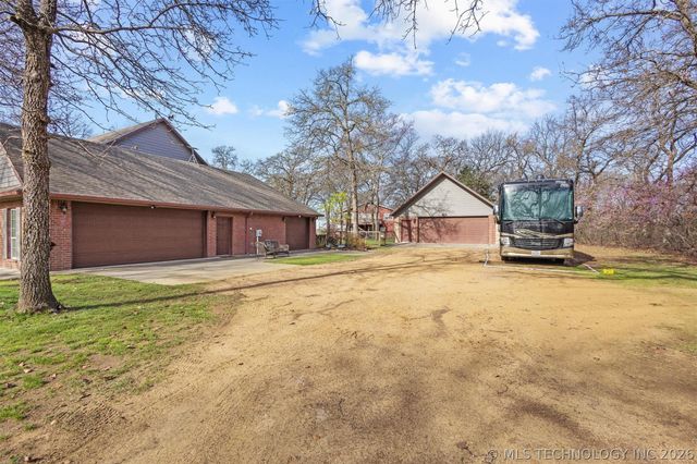 2713 Redbud Lane, Kingston, OK 73439