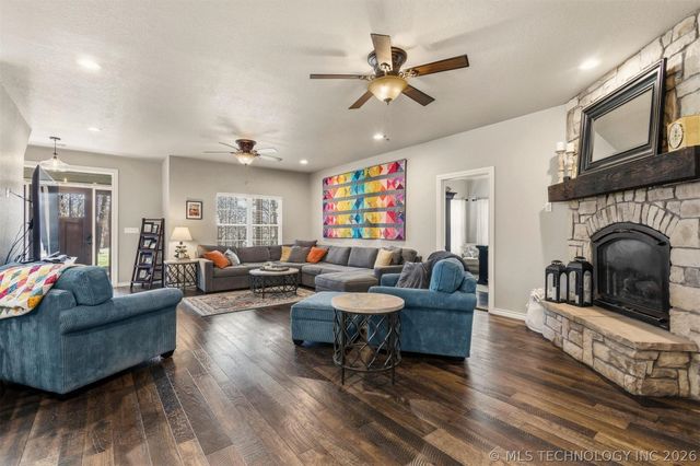 2713 Redbud Lane, Kingston, OK 73439