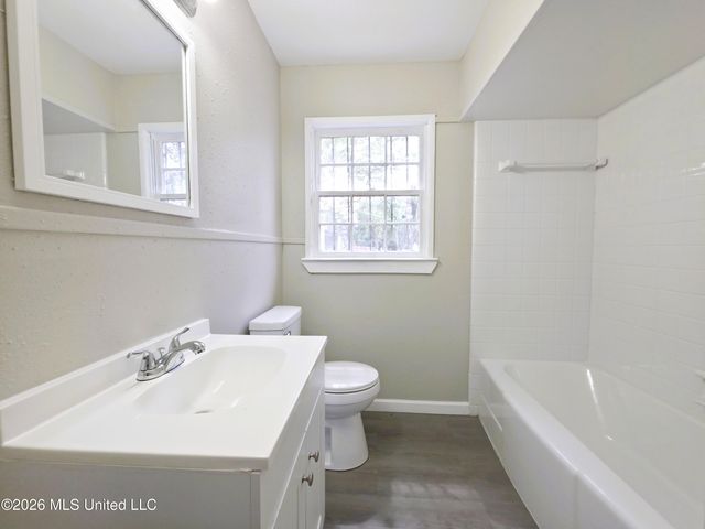 1703 State Street, Biloxi, MS 39531