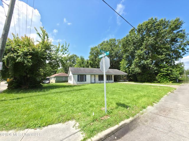 1703 State Street, Biloxi, MS 39531