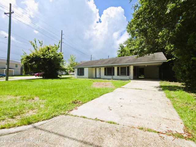 1703 State Street, Biloxi, MS 39531