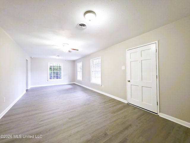 1703 State Street, Biloxi, MS 39531