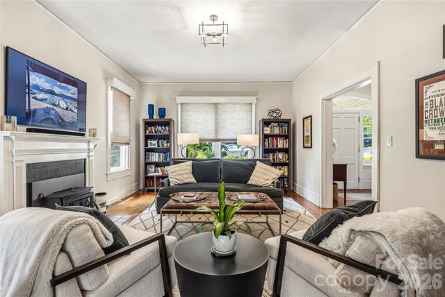 1620 Norwood Place, Hendersonville, NC 28791
