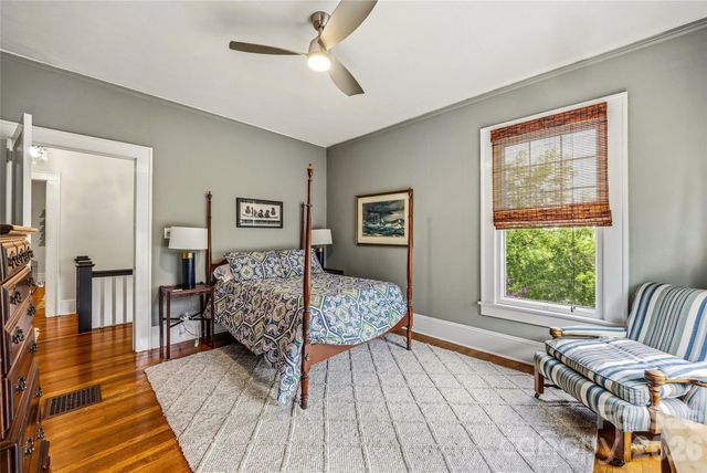 1620 Norwood Place, Hendersonville, NC 28791