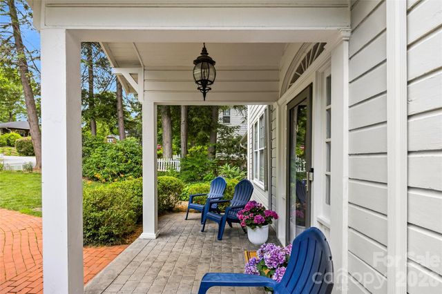 1620 Norwood Place, Hendersonville, NC 28791