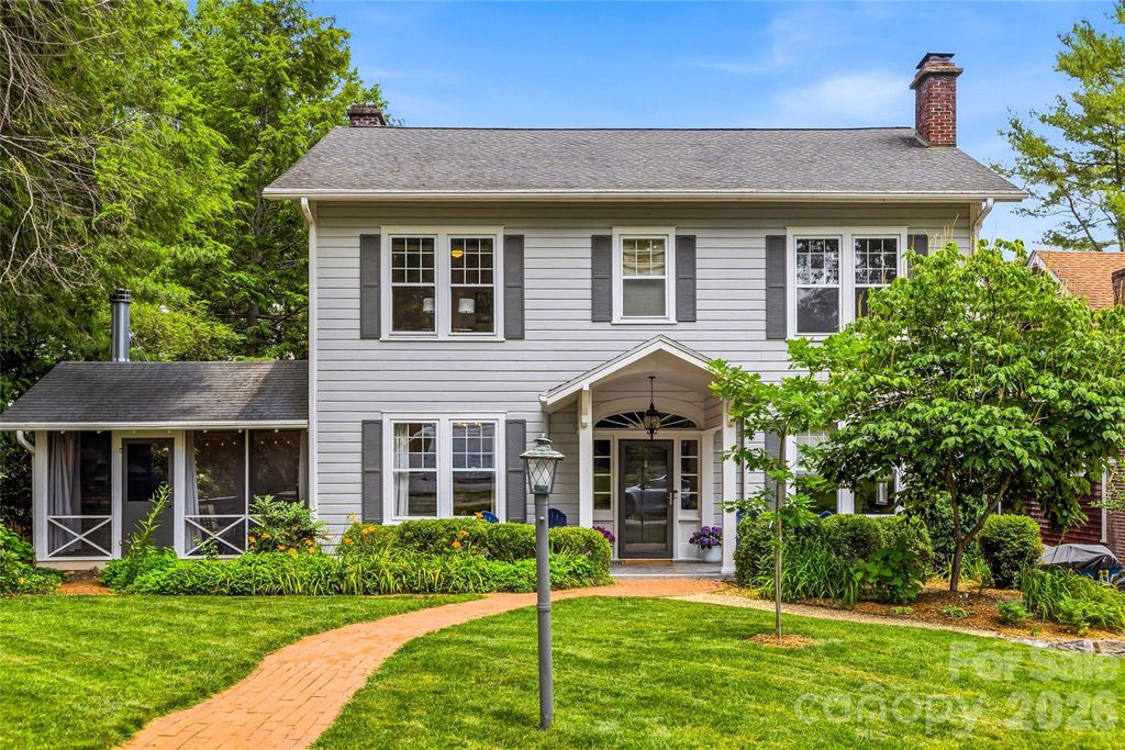 1620 Norwood Place, Hendersonville, NC 28791
