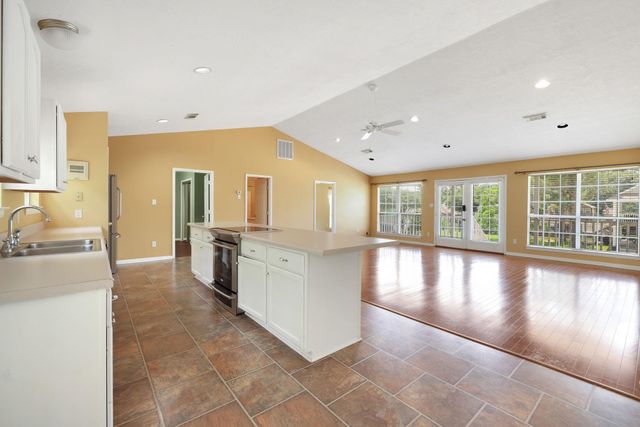 360 Holiday Lane, Coldspring, TX 77331