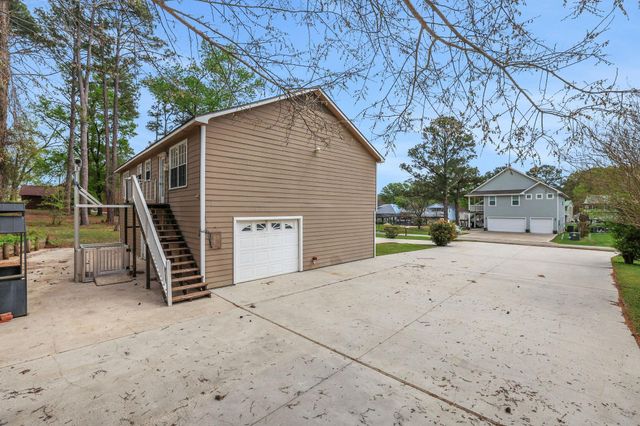 360 Holiday Lane, Coldspring, TX 77331