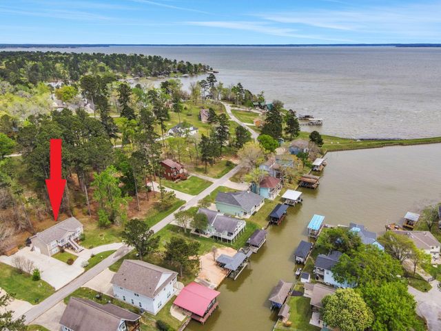 360 Holiday Lane, Coldspring, TX 77331