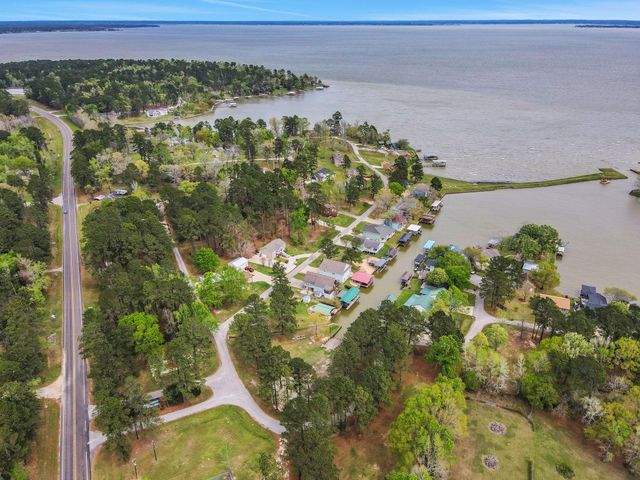 360 Holiday Lane, Coldspring, TX 77331