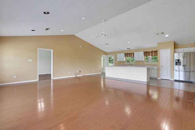 360 Holiday Lane, Coldspring, TX 77331