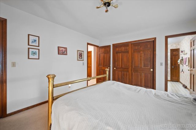 2350 Tanglewood Court, Aurora, IL 60506