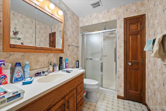 2350 Tanglewood Court, Aurora, IL 60506