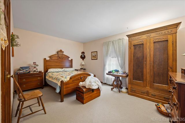 2350 Tanglewood Court, Aurora, IL 60506