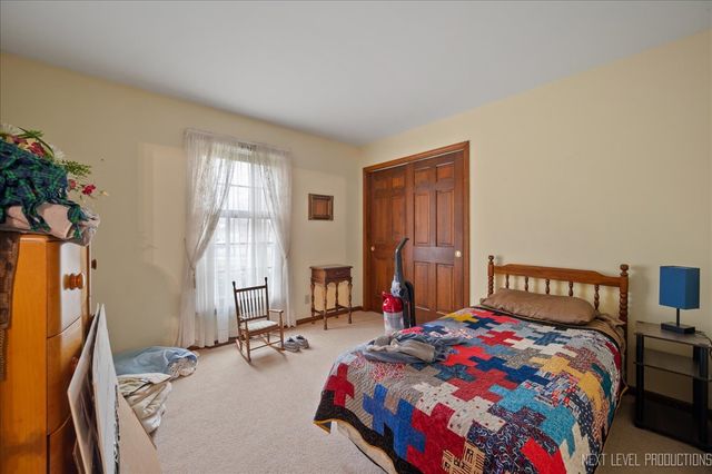 2350 Tanglewood Court, Aurora, IL 60506