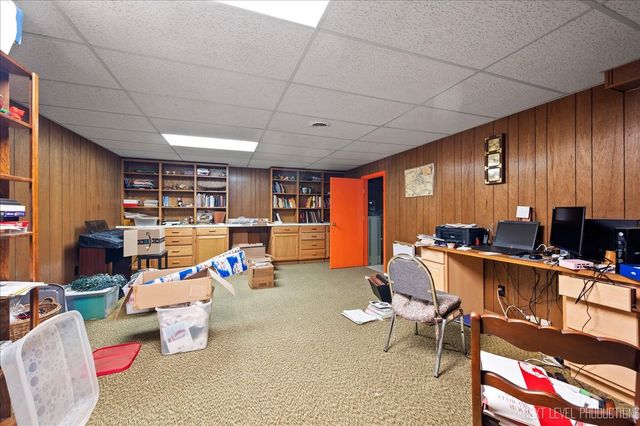 2350 Tanglewood Court, Aurora, IL 60506