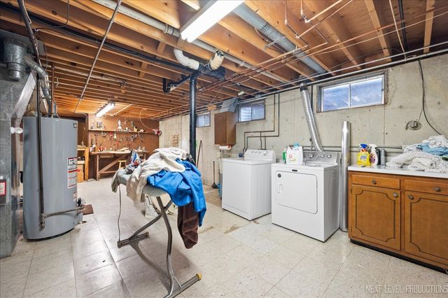 2350 Tanglewood Court, Aurora, IL 60506