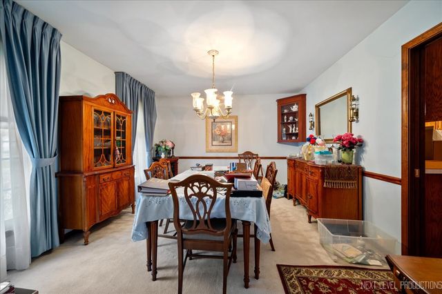 2350 Tanglewood Court, Aurora, IL 60506