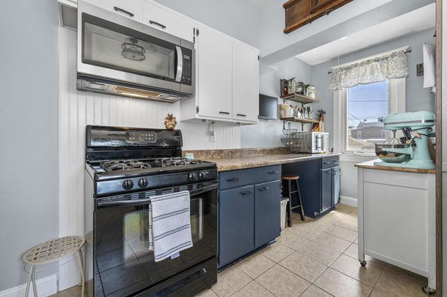 2116 NOBLE ST, Reading, PA 19609