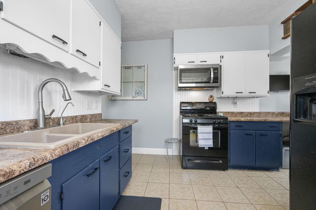 2116 NOBLE ST, Reading, PA 19609