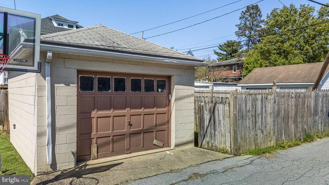 2116 NOBLE ST, Reading, PA 19609